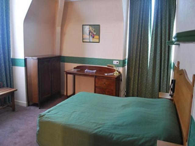 Logis Hotel & Restaurant - Le Normandie Caudebec-en-Caux Δωμάτιο φωτογραφία