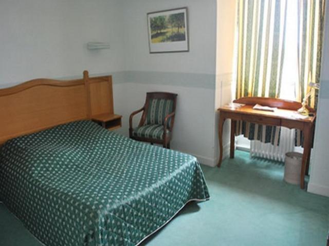 Logis Hotel & Restaurant - Le Normandie Caudebec-en-Caux Δωμάτιο φωτογραφία