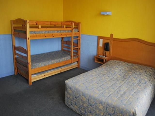 Logis Hotel & Restaurant - Le Normandie Caudebec-en-Caux Δωμάτιο φωτογραφία
