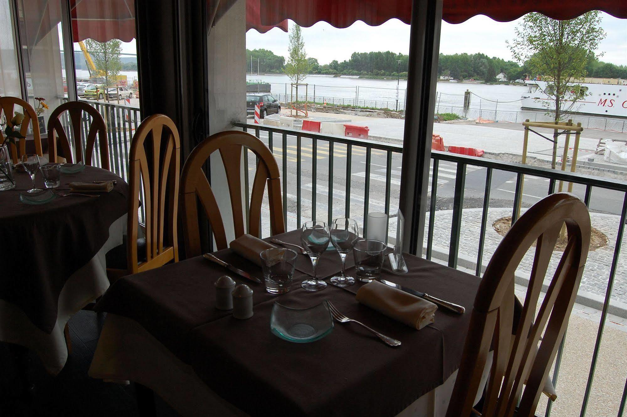 Logis Hotel & Restaurant - Le Normandie Caudebec-en-Caux Εξωτερικό φωτογραφία