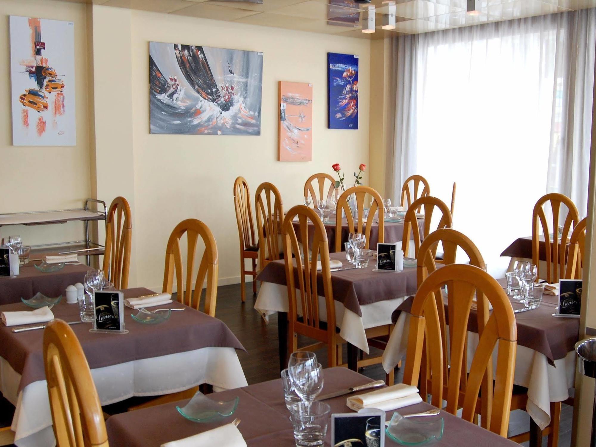 Logis Hotel & Restaurant - Le Normandie Caudebec-en-Caux Εξωτερικό φωτογραφία