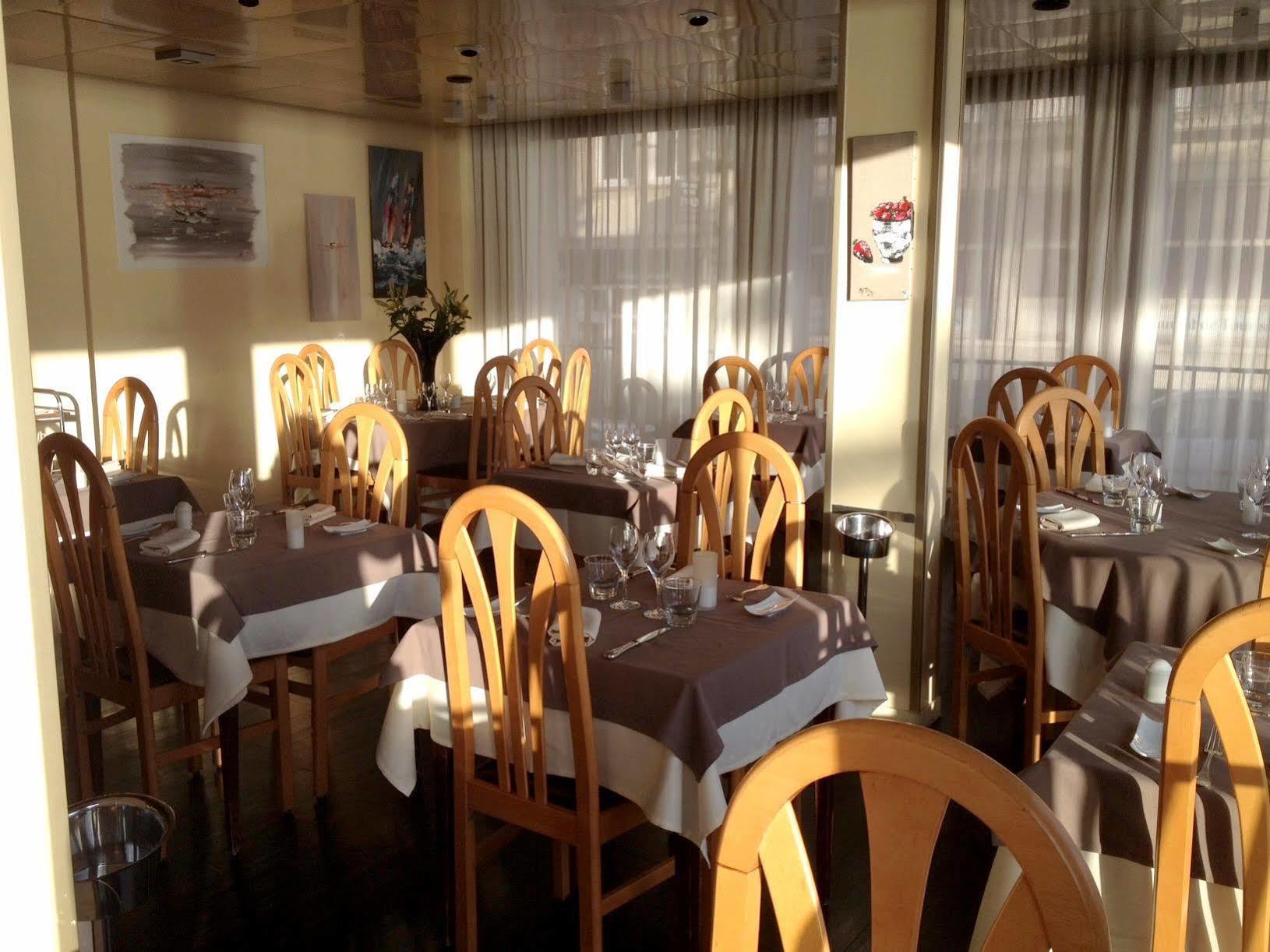 Logis Hotel & Restaurant - Le Normandie Caudebec-en-Caux Εξωτερικό φωτογραφία